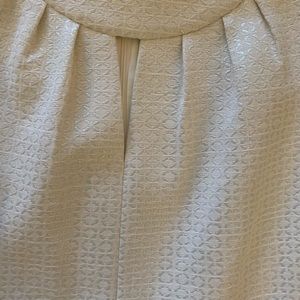 Woman’s TAHARI dress size 6 off white sheen